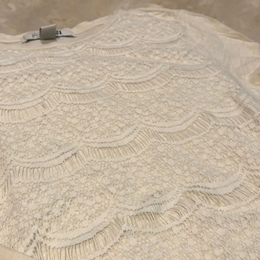 Forever 21 Cream White Lace Scalloped Front Long Sleeve Top Size S Romantic